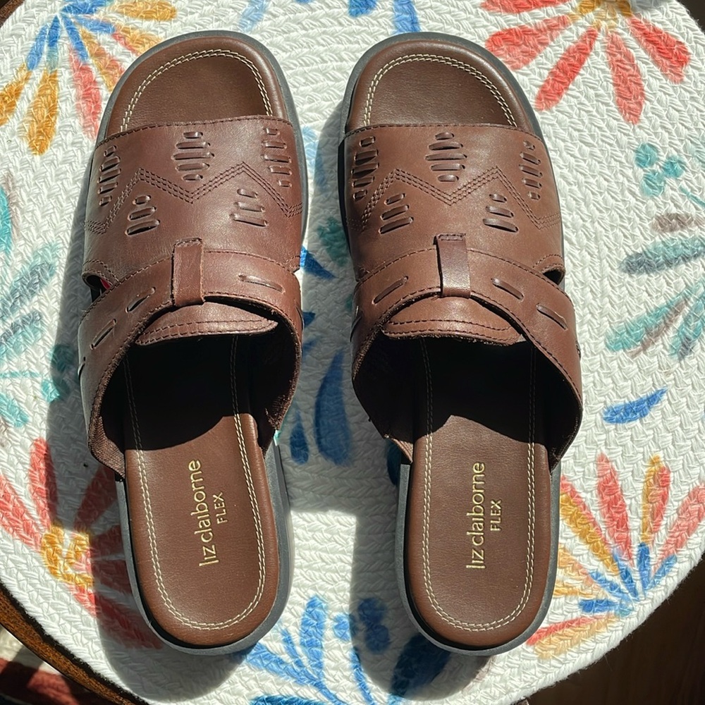 Liz Claiborne Flex Sandal NWOT